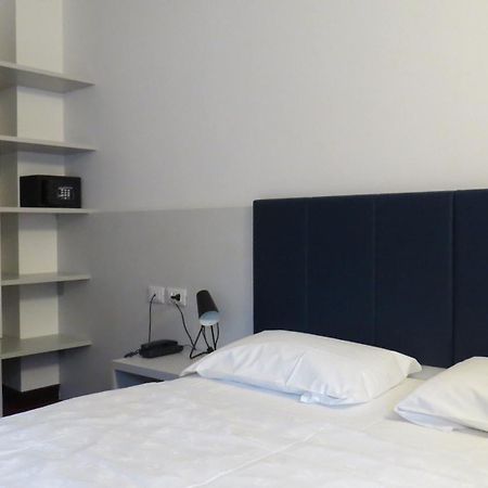 Hotel Villa Claudia Torbole Sul Garda Bilik gambar
