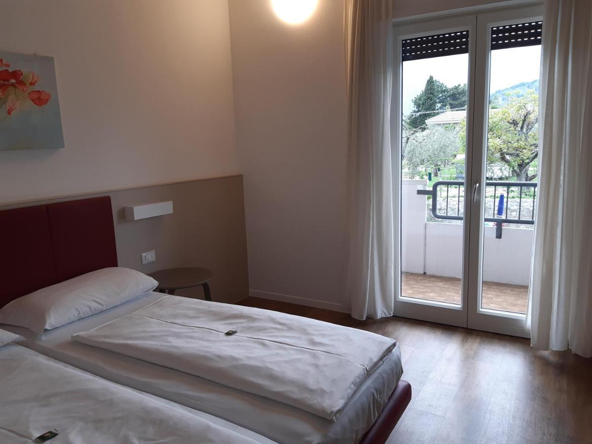 Hotel Villa Claudia Torbole Sul Garda Luaran gambar
