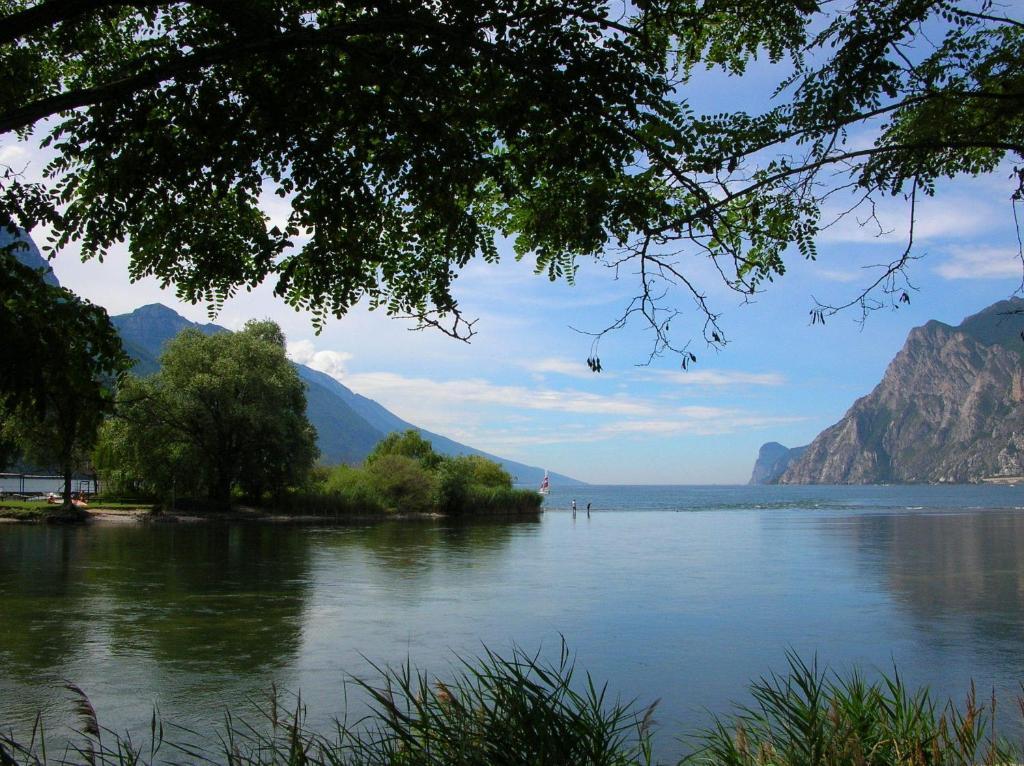 Hotel Villa Claudia Torbole Sul Garda Luaran gambar