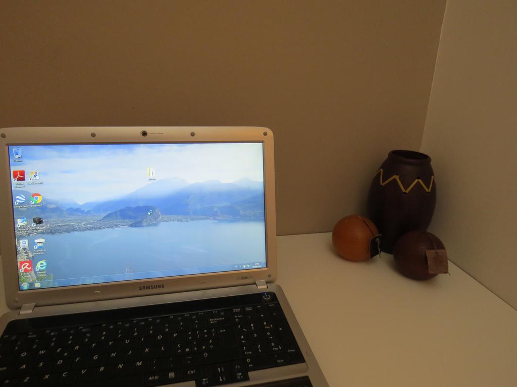 Hotel Villa Claudia Torbole Sul Garda Luaran gambar