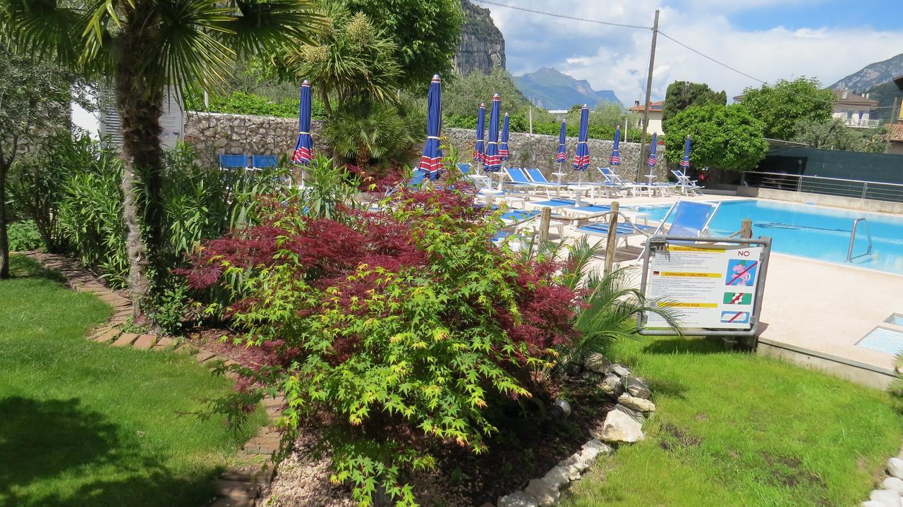 Hotel Villa Claudia Torbole Sul Garda Luaran gambar